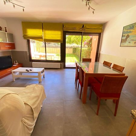 فيلا Casa L'Escala, Piscina Comuntaria I Jardi Privat المظهر الخارجي الصورة
