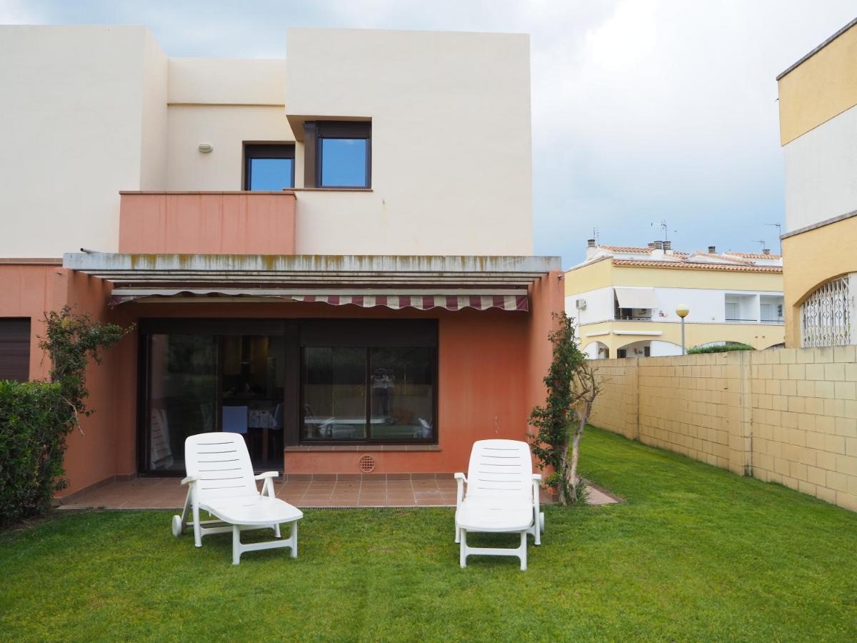 فيلا Casa L'Escala, Piscina Comuntaria I Jardi Privat المظهر الخارجي الصورة